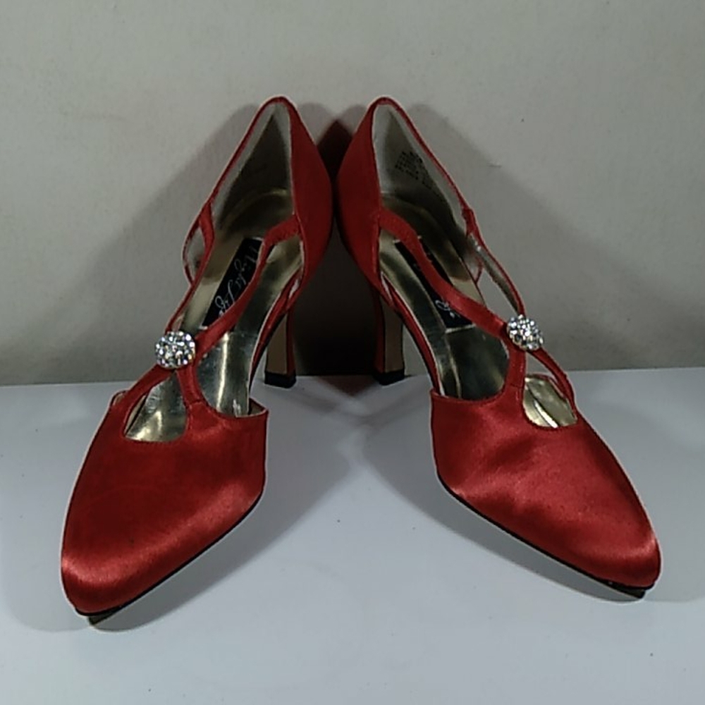 Beautiful Red Size 7M "Nightlife" Heels